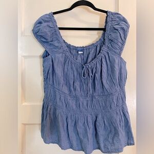 Old Navy Brand Blue Eyelet Peasant Blouse Style Top with tie front Size XL